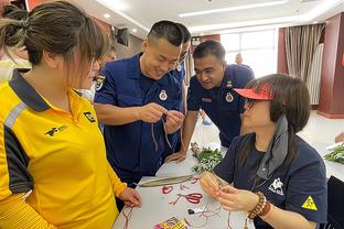 初代大帝！昔日状元格雷格-奥登来到现场 观战湖人VS步行者